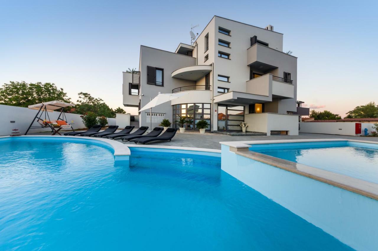 Apartments Menalo 扎顿 外观 照片