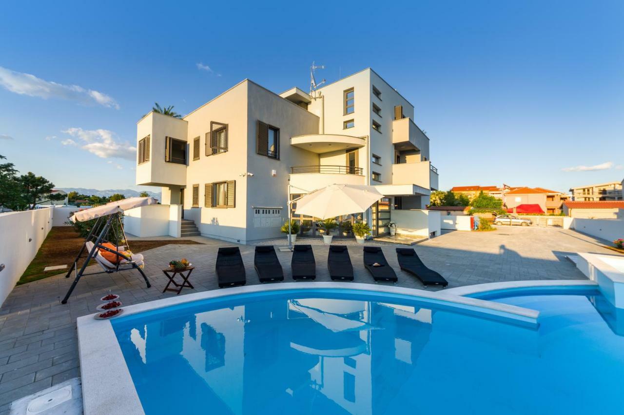 Apartments Menalo 扎顿 外观 照片