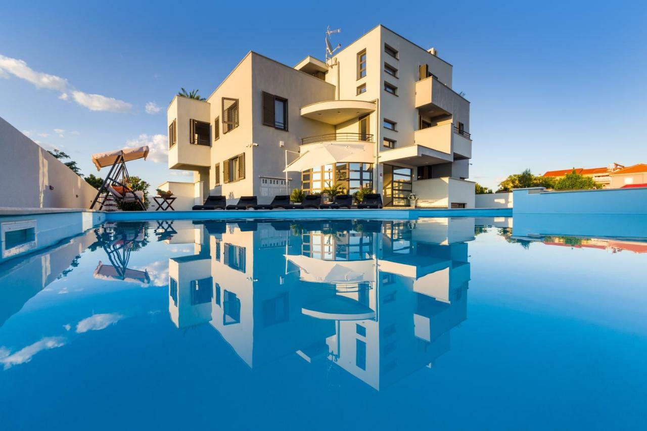 Apartments Menalo 扎顿 外观 照片