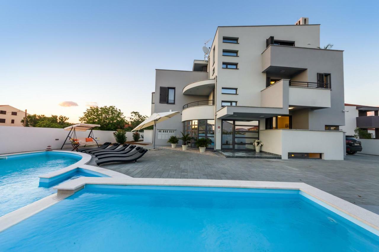 Apartments Menalo 扎顿 外观 照片