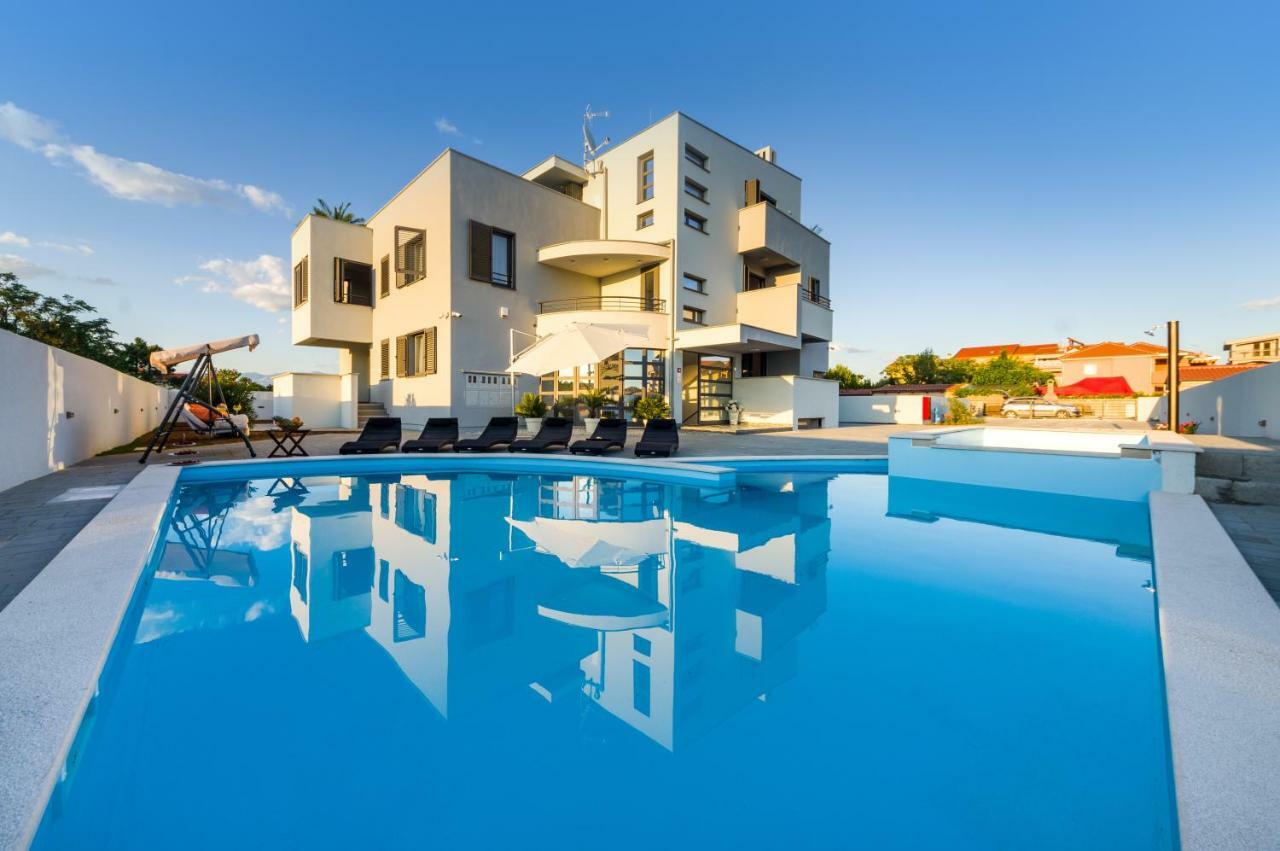 Apartments Menalo 扎顿 外观 照片